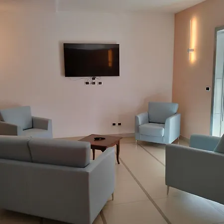 فندق Riviera 3*